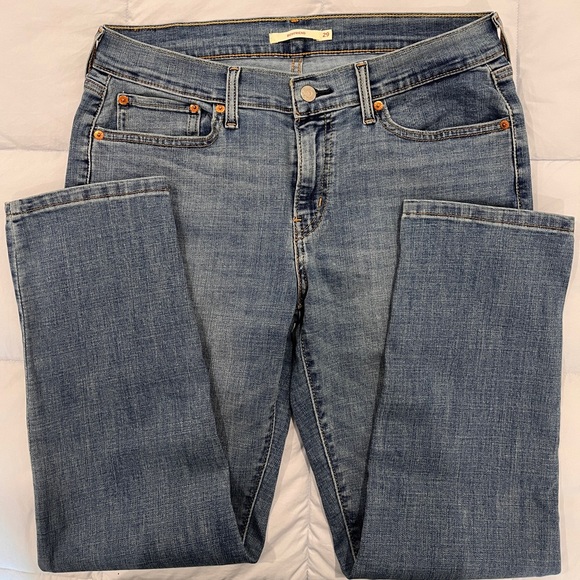 Cute & Comfy! LEVI’S  (EUC, Size Waist 29) Boyfriend Jeans - Picture 2 of 10